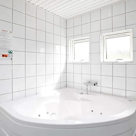 Сasa de vacaciones 9 Person In Millinge-by Traum *