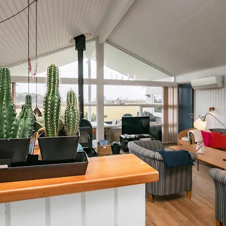 9 Person In Millinge-by Traum * Millinge